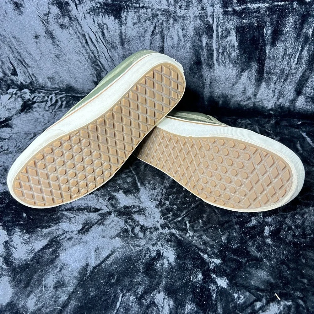 Vans Old Skool MTE 721454‎ Unisex M7/W8.5 Shoes Grape Leaf Marshmallow Sneakers